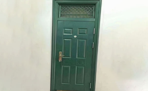 陇南学校教室门