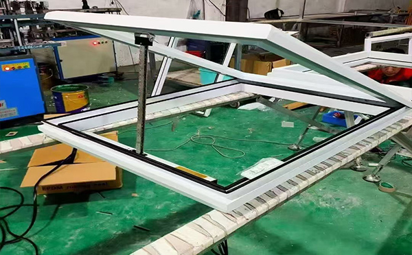 某地下车库出入口陇南排烟窗配置工程