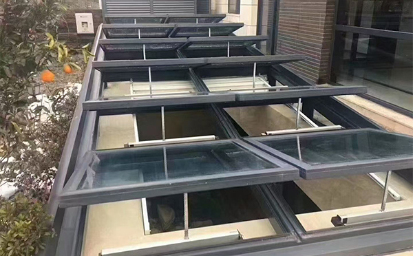 某轨道交通车辆维修车间陇南排烟窗应用