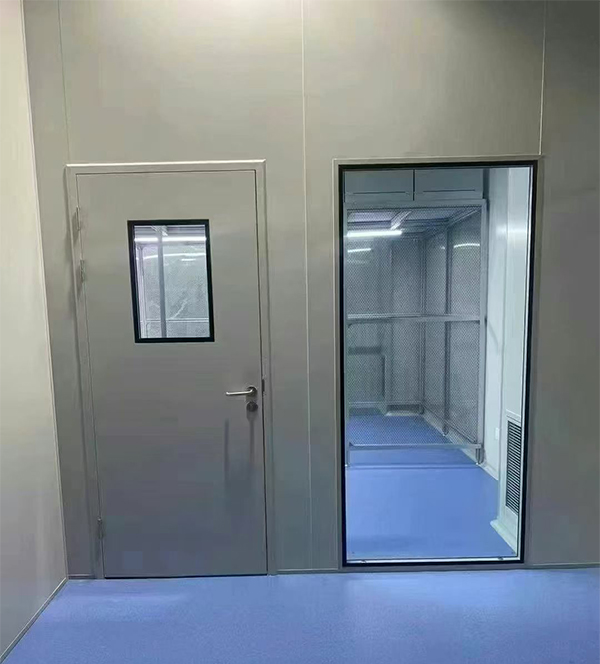 学校教学楼完成陇南防火门标准化安装